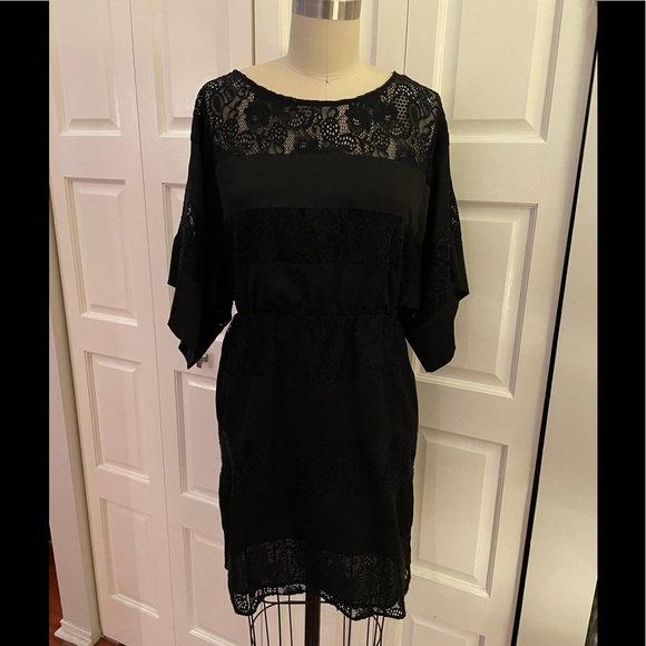 Dress - Picture 1 of 4